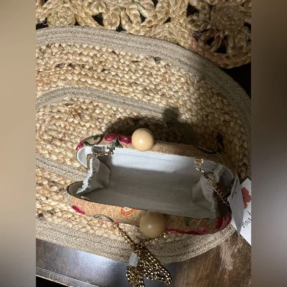 Embroidered Floral Clutch Bag in Tan and Pink - Picture 5 of 6